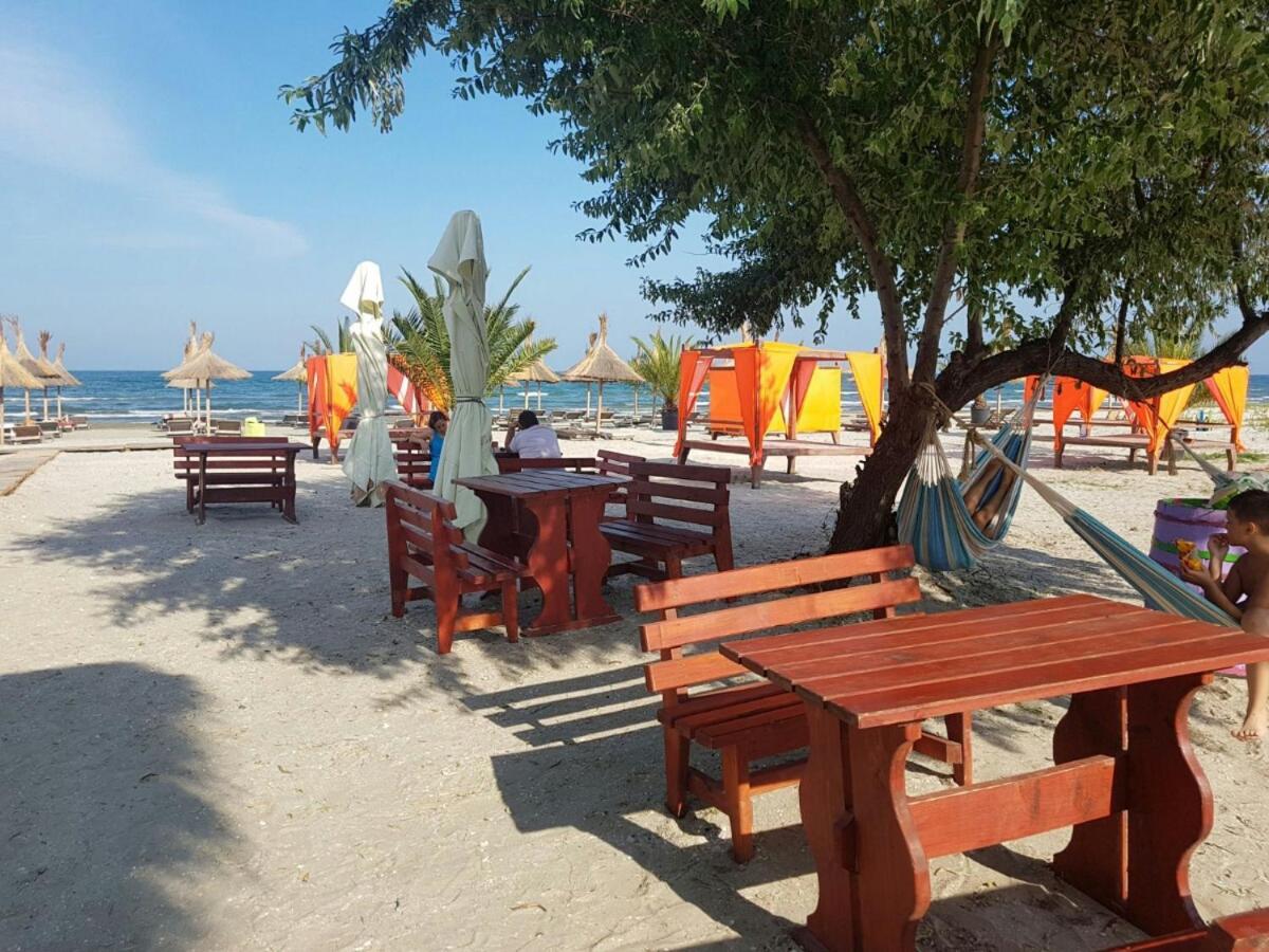 Caraibe Resort Năvodari Exteriör bild