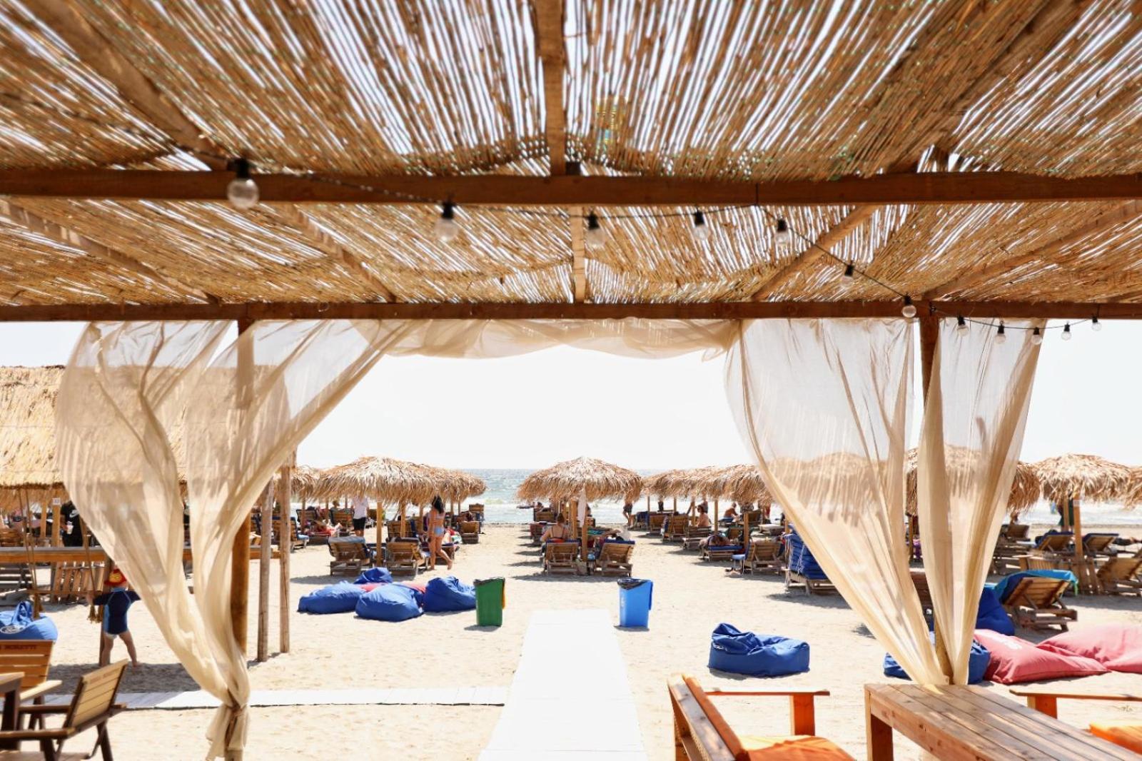 Caraibe Resort Năvodari Exteriör bild