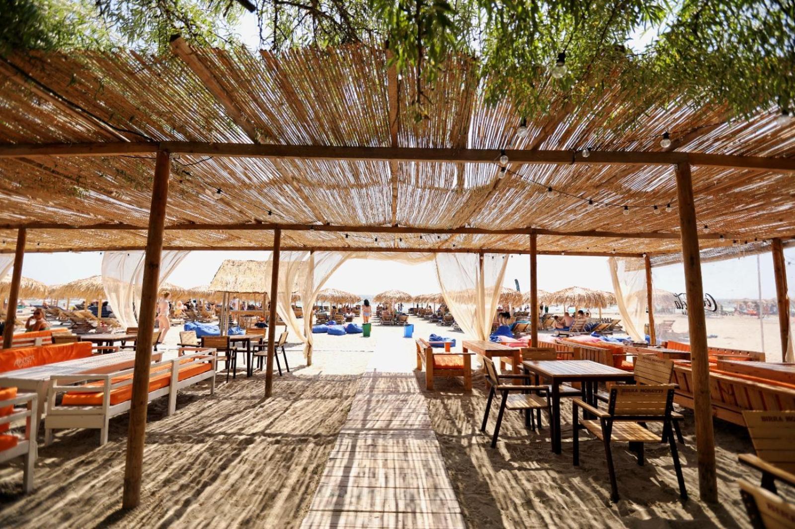Caraibe Resort Năvodari Exteriör bild